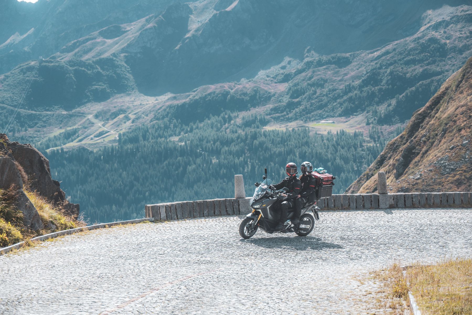 阿爾卑斯山道